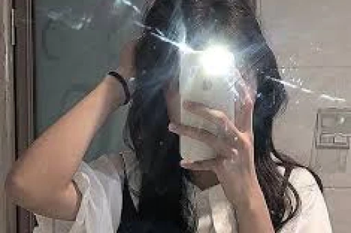 娱乐圈一日三爆瓜！同居、人设翻车、被滞留海外个个戳中眼球